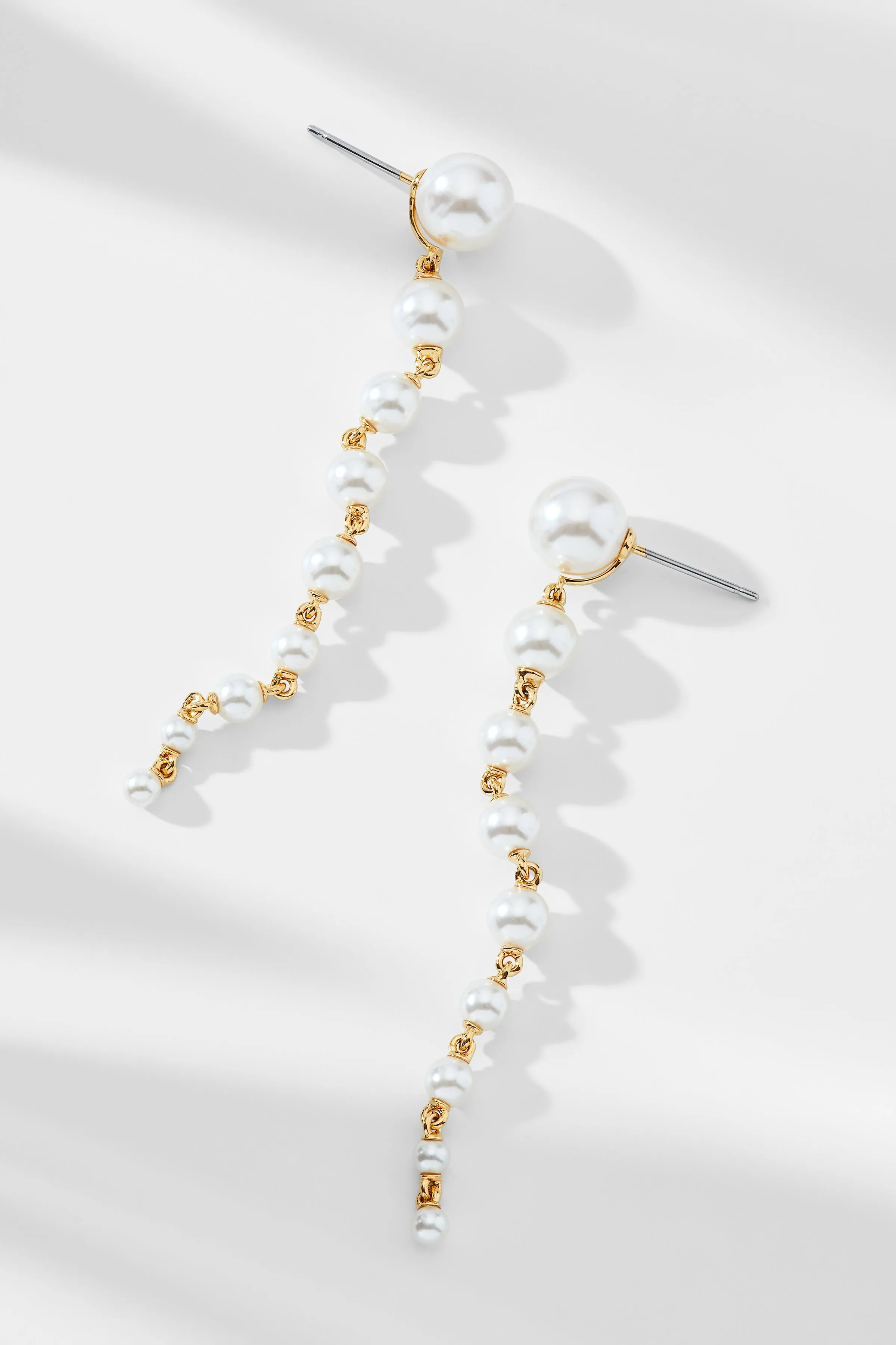 DOT DOT DOT  PEARL LINEAR EARRINGS